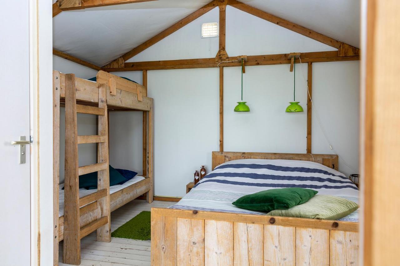 Boerderij Camping Nixhoeve Genderen Exterior foto